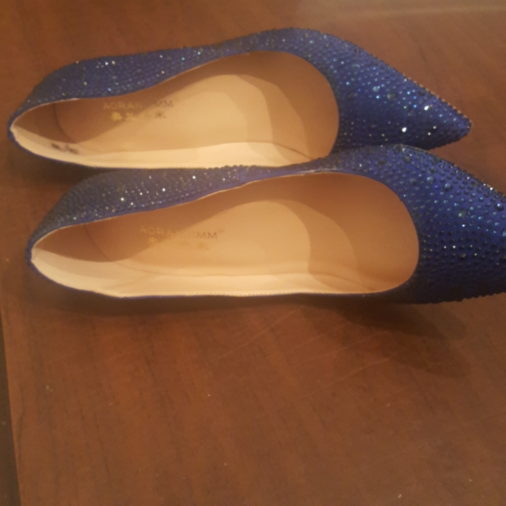 Shoes - Picture 3 of 4